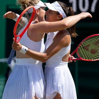 Dupla de Luisa Stefani avança às semifinais de Wimbledon - tênis - em 08/07/2026