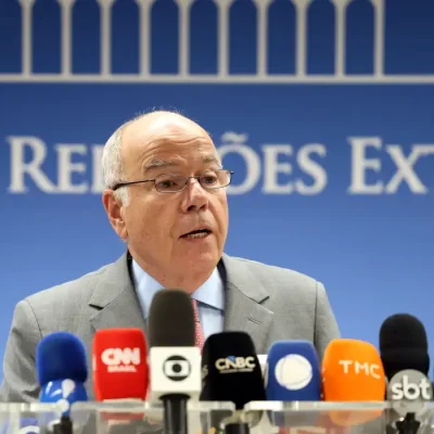 Brasília (DF), 14/07/2026 - Ministro das Relações Exteriores, Mauro Vieira, fala durante declaração à imprensa a respeito do recente anúncio do USTR de imposição de tarifas contra produtos brasileiros, na sala de coletivas do Palácio Itamaraty. Foto: Valter Campanato/Agência Brasil