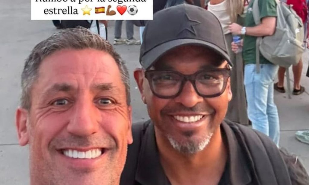 Entrada de Joan Capdevila nos Estados Unidos foi inicialmente negada por participação em amistoso no Irã, em 2016. Depois de pedir ajuda até ao presidente Donald Trump, ex-lateral embarcou com o ex-volante Marcos Senna, brasileiro naturalizado espanhol.. Foto: marcossenna19/Instagram