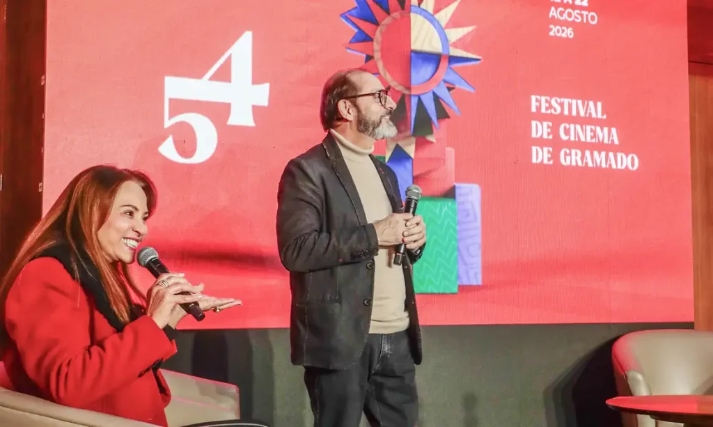 Brasília (DF), 08/07/2026 - 54º Festival de Cinema de Gramado - Coletiva de imprensa no Laghetto Siena -Rosa Pereira Helena Volk, Presidente da Gramadotur e Marcos Santuário, Curador do Festival de Cinema de Gramado .
Foto: Edison Vara/Ag.Pressphoto/Divulgação