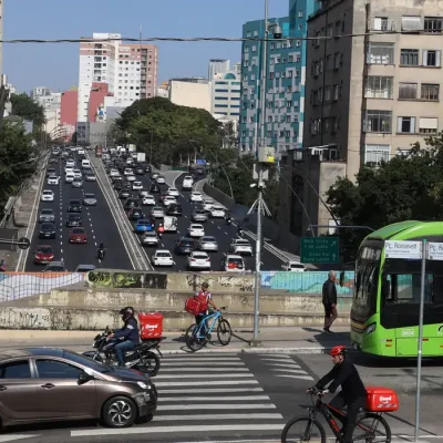 São Paulo (SP), 23/07/2025 - Movimento de ônibus, carros e motos no trânsito da rua Augusta, em Bela Vista. Foto: Rovena Rosa/Agência Brasil