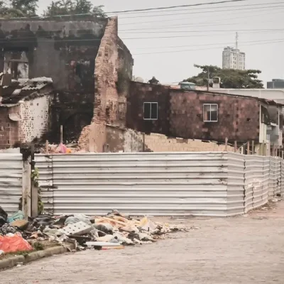 09/07/2026 - Segregação digital: inclusão digital no Brasil é feita pela metade. Ruínas da comunidade do Pilar. Prédios históricos abandonados ocupados por pessoas que não tinham onde morar deu origem à comunidade de baixa renda que vive a exclusão digital. Foto: Eliane Gonçalves/ Divulgação
