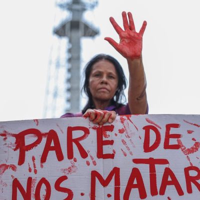 Brasília (DF), 07/12/2025 - O Levante Mulheres Vivas realiza ato na área central de Brasília para denunciar o feminicídio e todas as formas de violência contra mulheres.
Foto: Marcelo Camargo/Agência Brasil