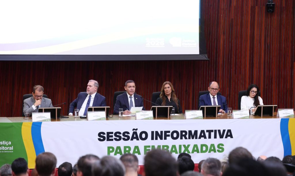 Sessão informativa para embaixadas no TSE 17.08.2026
Foto: Luiz Roberto/TSE