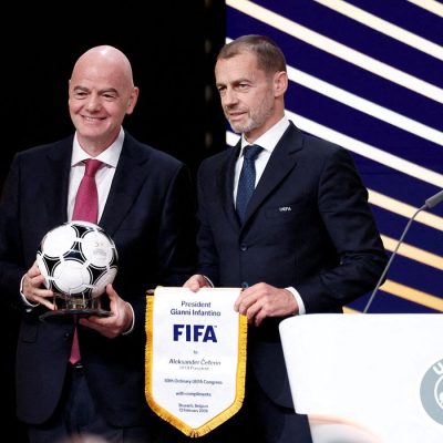 Presidentes da Fifa, Gianni Infantino, e da Uefa, Aleksander Ceferin, durante o 50º Congresso Ordinário da Uefa, em Bruxelas
12 de fevereiro de 2026 REUTERS/Benoit Tessier
