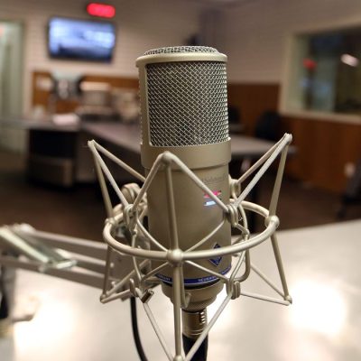 Rádio, microfone, Estúdio