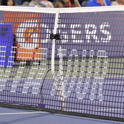 Logo da WTA na rede durante partida de torneio do circuito feminino de tênis profissional em Montreal, no Canadá
28 de julho de 2025 Eric Bolte-Imagn Images