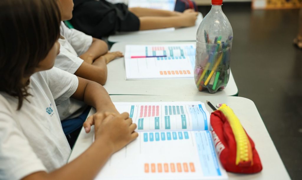 Rio de Janeiro (RJ), 04/06/2025 – Alunos em sala de aula no Centro Integrado de Educação Pública (CIEP) 001, no Catete, na zona sul da capital fluminense. Foto: Tomaz Silva/Agência Brasil