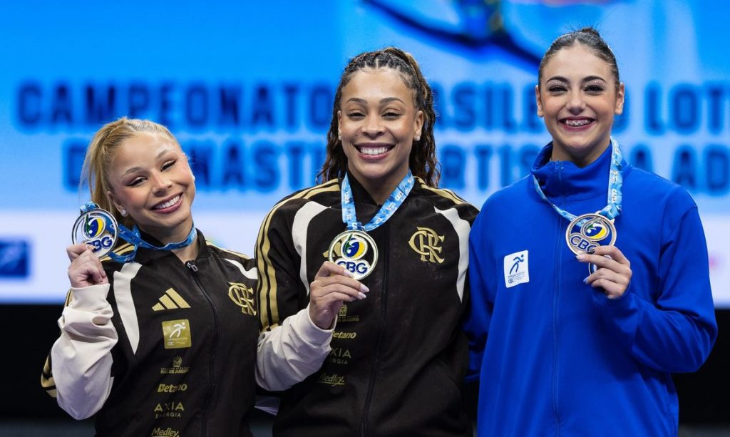 Lorrane Oliveira é ouro, Flávia Saraiva prata e Sophia Weisberg bronze nas barras assimétricas, no Campeonato Brasileiro de Ginástica Artística, em 08/08/2026