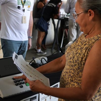Brasília - 07/08/2026 - TSE faz demonstração de como votar na urna eletrônica na Rodoviária de Brasília. Foto: Valter Campanato/ Agência Brasil