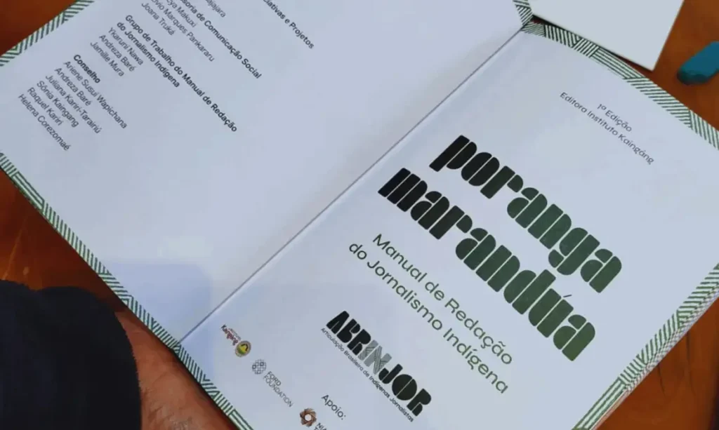 Primeiro Manual de Jornalismo Indígena do Brasil. Foto: Dilvulgação