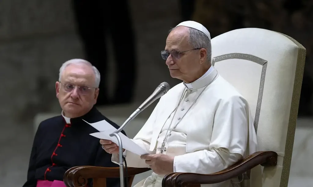 Papa Leão no Vaticano
27/8/2025 Reuters/Guglielmo Mangiapane/Proibida reprodução