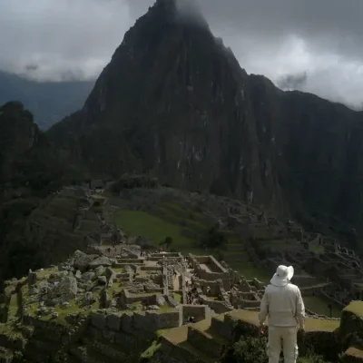Homem é visto perto das ruínas incas de Machu Picchu, nos arredores de Cuzco, Peru
18 de abril de 2022
REUTERS/Alessandro Cinque/Proibida Reprodução.