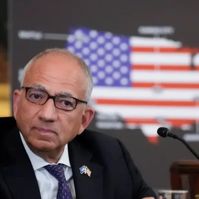 Carlos Cordeiro, assessor sênior do presidente da Fifa, Gianni Infantino, durante reunião da força-tarefa da Fifa na Casa Branca
6 de maio de 2025
REUTERS/Kent Nishimura