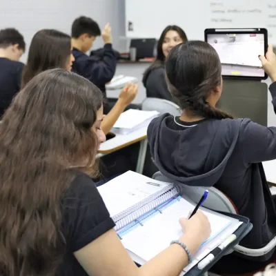 Brasília (DF), 24/10/2024 - Alunos do colégio Galois em sala de aula na preparação dos últimos dias antes da prova do Enem 2024. Foto: José Cruz/Agência Brasil