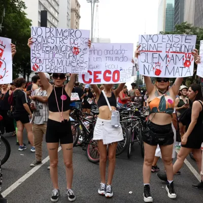 São Paulo (SP), 07/12/2015 - Ato nacional pelo fim da violência contra as mulheres, com o tema Basta de feminicídio. Queremos as mulheres vivas!, na Avenida Paulista. Foto: Rovena Rosa/Agência Brasil