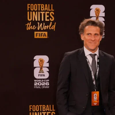 Diego Forlán chega para sorteio dos grupos da Copa do Mundo de 2026 em Washington
5 de dezembro de 2025 REUTERS/Brian Snyder