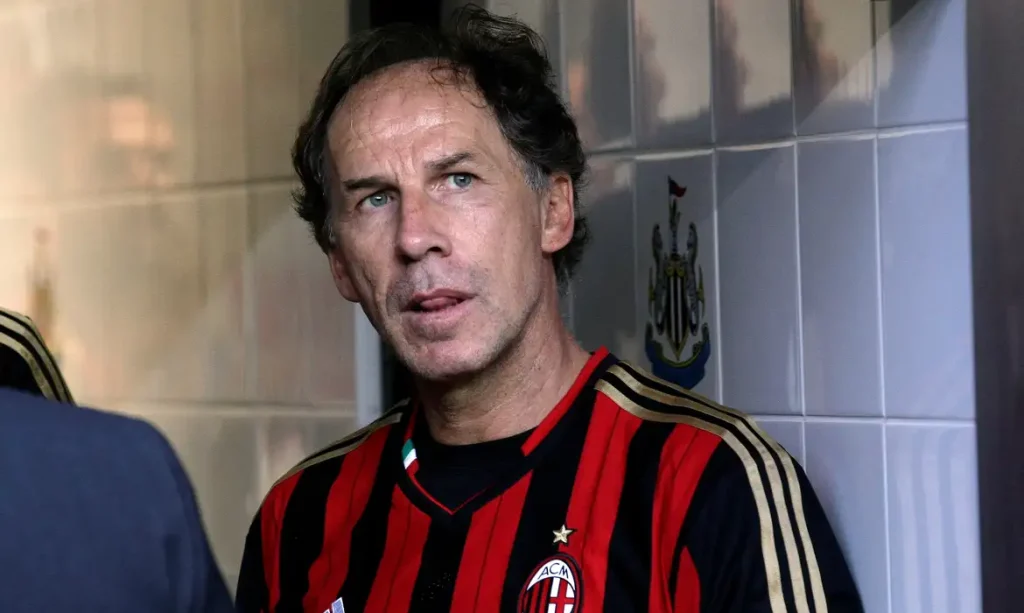 Franco Baresi durante partida beneficente em Newcastle, Reino Unido, em 2013
11 de setembro de 2013 Action Images / Craig Brough