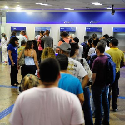Caixa antecipa atendimentos nas agências do país