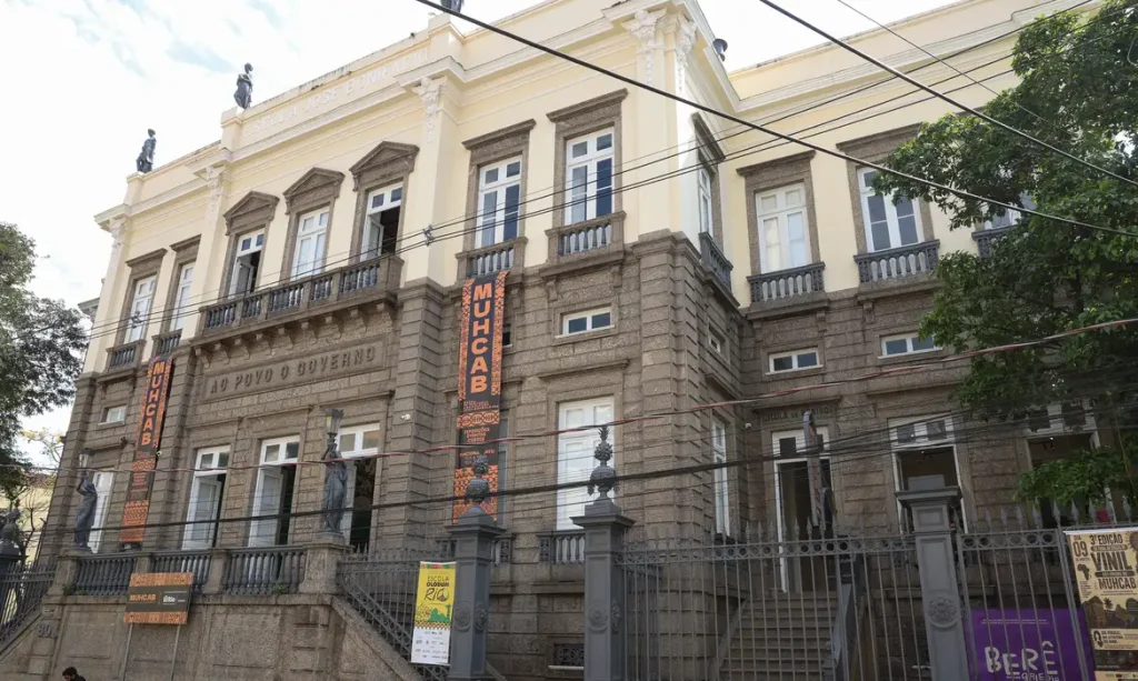 Rio de Janeiro (RJ), 13/08/2026 – Fachada do Museu da História e da Cultura Afro-Brasileira (MUHCAB), na zona portuária do Rio de Janeiro. Foto: Tomaz Silva/Agência Brasil