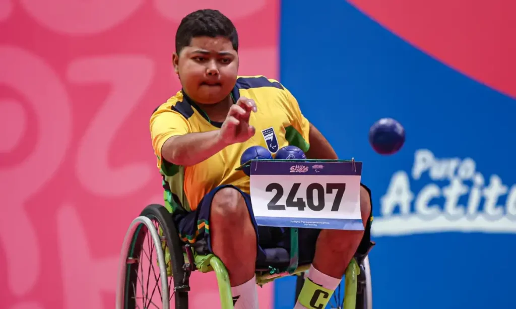 José Antônio Santos, de 19 anos, é campeão de bocha da classe BC4 (deficiências severas sem opção de auxílio) no Mundial da modalidade - em 3/08/2026
