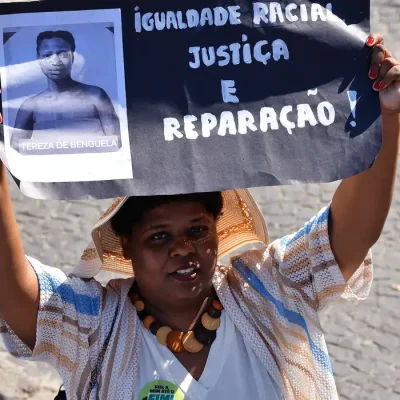 Rio de Janeiro (RJ), 26/07/2026 - XII Marcha das Mulheres Negras do Rio de Janeiro, na orla de Copacabana. Mobilização integra a 12ª edição do Julho das Pretas e reúne organizações de mulheres negras em defesa da democracia, do combate ao racismo, da reparação e do bem viver. Foto: Tânia Rêgo/Agência Brasil