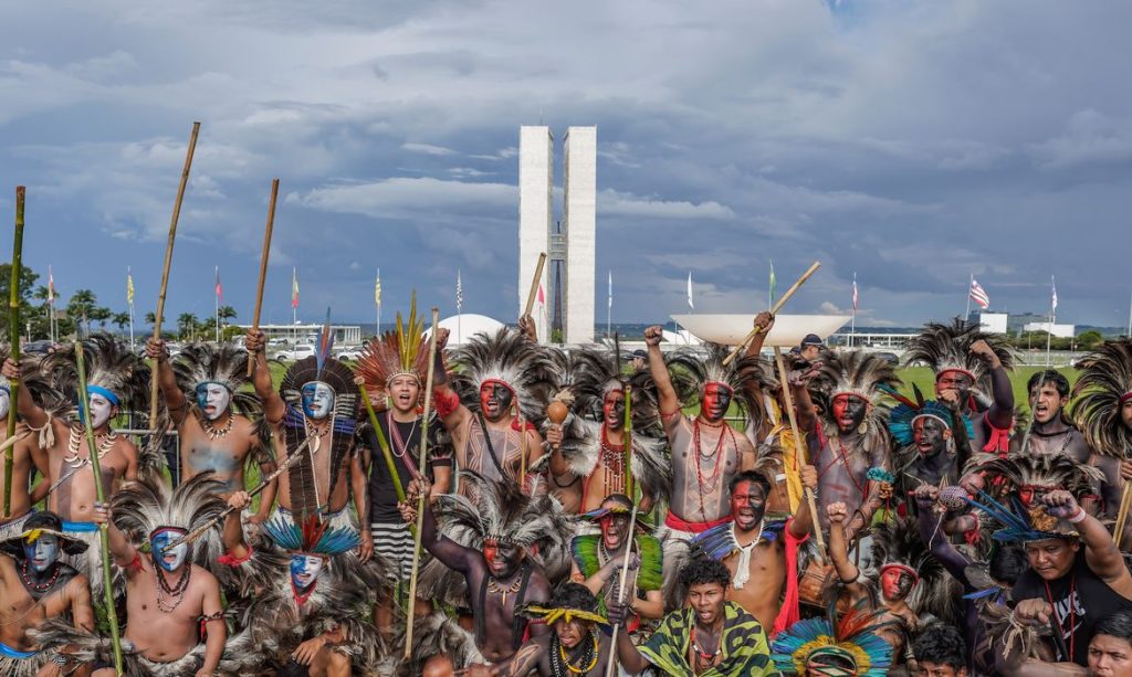 Brasília (DF), 09/04/2026- Marcha de indígenas de todo país que participam do Acampamento Terra Livre - ATL 2026. Foto: Rafa Neddermeyer/Agência Brasil