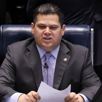 Brasília 02/12/2025 -O presidente do Senado, Davi Alcolumbre, informou ao Plenário que determinou o cancelamento do calendário de apreciação da indicação presidencial do advogado-geral da União, Jorge Messias, para integrar o Supremo Tribunal Federal (STF). Foto Lula Marques/Agência Brasil