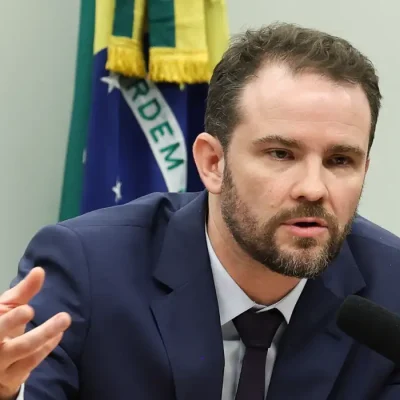 Brasília – DF – 12/05/2026 – Reunião da Comissão Especial da Câmara sobre o Fim da Escala 6x1 para debater os impactos econômicos da redução da escala de trabalho, sem redução de salário. Participou ministro da Fazenda, Dario Durigan. Foto Lula Marques/Agência Brasil