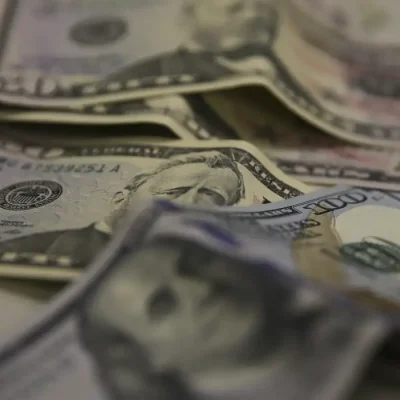 Dolar-Moeda estrangeira