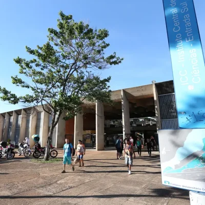 Brasília - Incluída no rodízio de abastecimento do DF, a Universidade de Brasília (UnB) está tomando medidas para reduzir o consumo de água, como adiar o início das aulas no principal campus da instituição em função do racionamento (Fabio