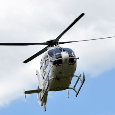 Brasília - Presidenta Dilma Rousseff embarca no Palácio do Alvorada em helicóptero rumo à Base Aérea de Brasília onde parte para Quito, no Equador, para encontro com o presidente Rafael Correa (José Cruz/Agência Brasil)