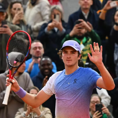 João Fonseca vence estreia da chave de simples de Roland Garros, em 27/05/2025