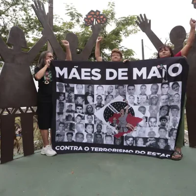 Santos (SP), 13/04/2026 - 20 anos dos crimes de Maio . Debora Maria da Silva , mãe de Rogério, assassinado pela PM de São Paulo. Foto: Paulo Pinto/Agência Brasil
