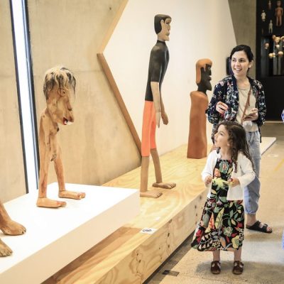 Rio de Janeiro (RJ), 28/08/2026 - Com homenagem ao Circo, o Museu do Pontal comemora um ano na nova sede, na Barra, com exposição e programação em outubro. Uma lona de circo instalada na Praça-Jardim recebeu profissionais deste maravilhoso universo nos dias 08 e 09 de outubro de 2022, no Festival “O Circo Chegou!”, com diversas atrações circenses e também a exposição com curadoria de Angela Mascelani e
Foto: Lucas Van de Beuque/Divulgação