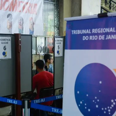 Rio de Janeiro (RJ), 27/02/2024 –  Tribunal Regional Eleitoral do Rio de Janeiro (TRE-RJ) coleta dados biométricos de eleitores na Central do Brasil, no centro da capital fluminense. Foto: Tomaz Silva/Agência Brasil