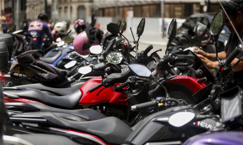 São Paulo (SP), 16/01/2025 - Aplicativo 99, lança serviço de Moto Taxi em São Paulo, contrariando norma da prefeitura que proíbe o serviço.
Foto: Paulo Pinto/Agência Brasil