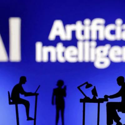 Bonecos com computadores e smartphones são vistos em frente às palavras “Inteligência Artificial IA” nesta ilustração tirada em 19 de fevereiro de 2024. REUTERS/Dado Ruvic/Ilustração/Foto de arquivo