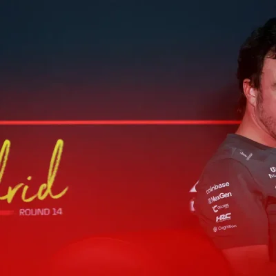 Fernando Alonso, piloto da Aston Martin, durante entrevista coletiva no Grande Prêmio da Espanha de Fórmula 1, em Madri
10 de setembro de 2026 REUTERS/Violeta Santos Moura