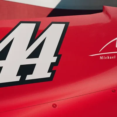 Ferrari homenageia Michael Schumacher com pintura especial no carro que disputará GP de Monza - em 01/09/2026