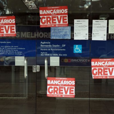 Brasília (DF), 10/09/2026 - Fachada do banco Caixa Econômica com portas fechadas e faixas com indicativo de greve. Foto: Valter Campanato/Agência Brasil