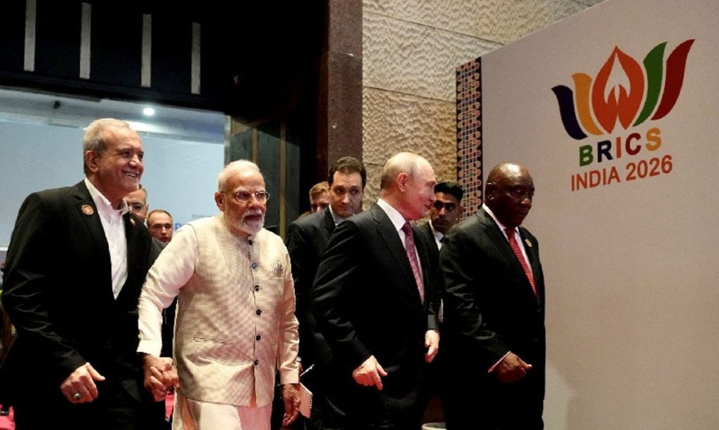 Presidente do Irã Masoud Pezeshkian, primeiro-ministro da Índia, Narendra Modi, presidente da Rússia, Vladimir Putin, e presidente da África do Sul, Cyril Ramaphosa, em Nova Délhi
11 de setembro de 2026 Departamento de Informação à Imprensa da Índia/Divulgação via REUTERS/Proibida Reprodução