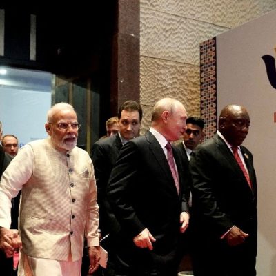 Presidente do Irã Masoud Pezeshkian, primeiro-ministro da Índia, Narendra Modi, presidente da Rússia, Vladimir Putin, e presidente da África do Sul, Cyril Ramaphosa, em Nova Délhi
11 de setembro de 2026 Departamento de Informação à Imprensa da Índia/Divulgação via REUTERS/Proibida Reprodução
