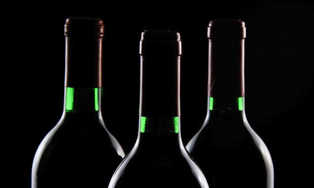 Brasília (DF), 29/09/2025 – Garrafs de bebidas.
Foto: Holgi/Pixabay