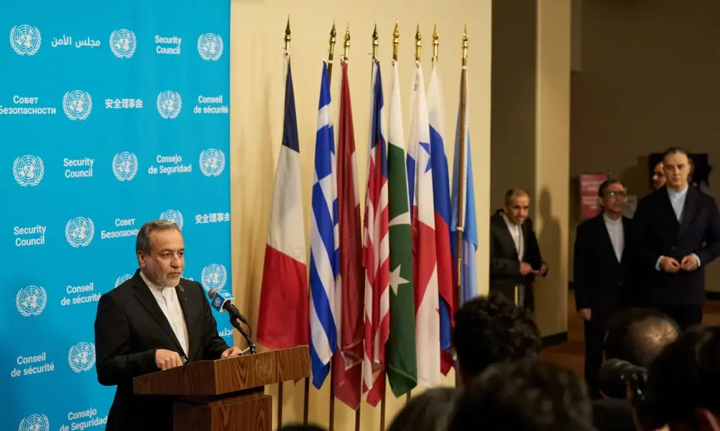 O ministro das Relações Exteriores do Irã, Abbas Araqchi, fala à imprensa a 81ª Assembleia Geral das Nações Unidas em Nova York, EUA
25 de setembro de 2026
REUTERS/Bing Guan/Proibida Reprodução