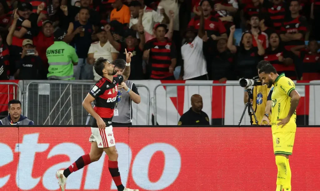 Soccer Football - Brasileiro Championship - Flamengo v Mirassol - Estadio Maracana, Rio de Janeiro, Brazil - September 2, 2026 Flamengo's Lucas Paqueta celebrates scoring their second goal REUTERS/Sergio Moraes