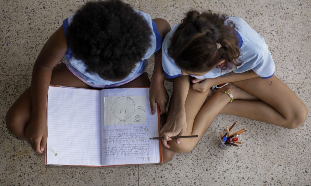 Brasília (DF) 16/11/2023 – Ensaio com estudantes para ilustrar reportagens sobre educação.
Foto: Joédson Alves/Agência Brasil